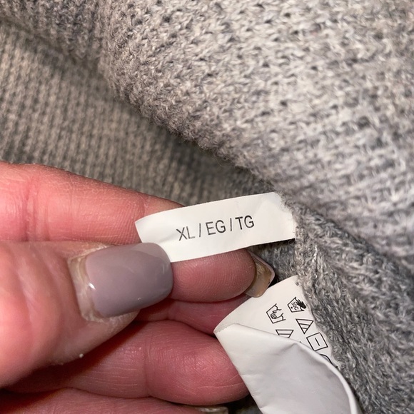 Michael Kors Men's wool blend sweater. EUC - Picture 5 of 9